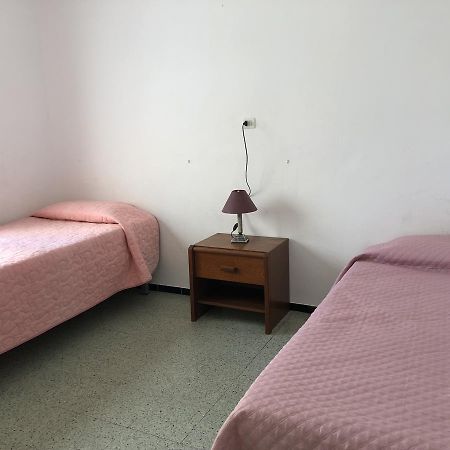 J＆V索尔马20公寓 罗萨斯 外观 照片